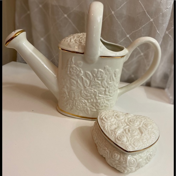 Formalities by Baum Bros Vase / heart Box - Picture 1 of 10